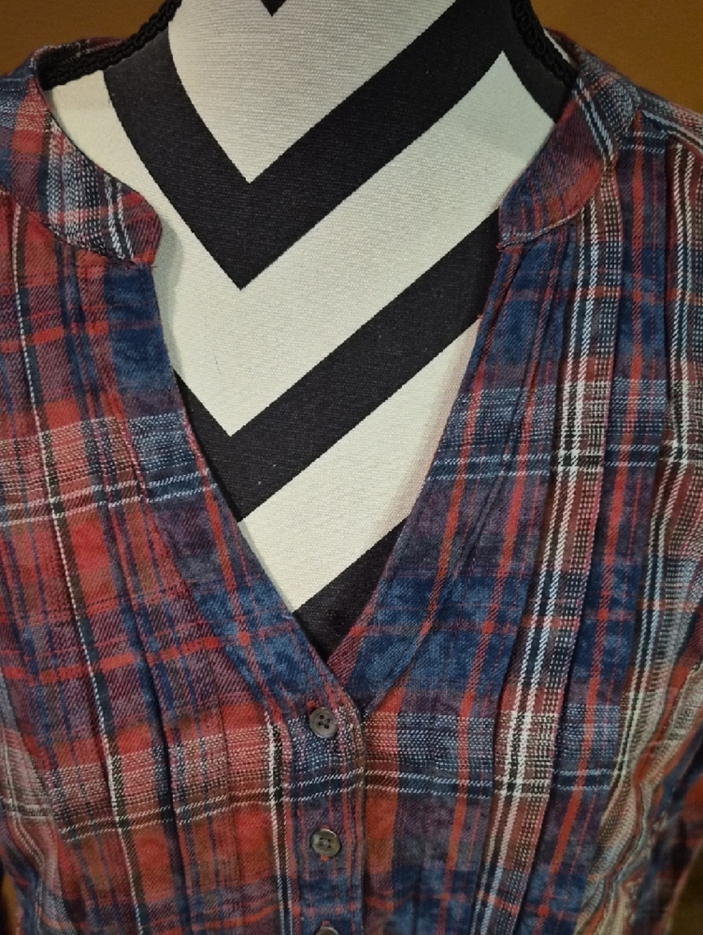 Sundance Women’s Red & Blue Plaid Button-Front Tunic Top - Picture 8 of 8